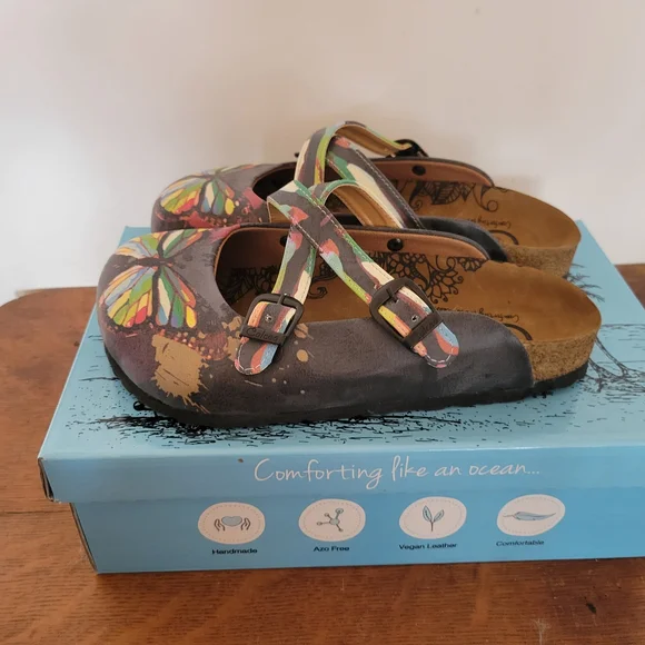 Colorful Butterfly Cross-Strap Clogs - Picture 5 of 16